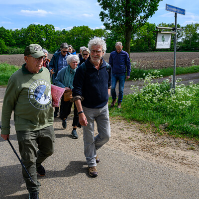 Wandelen naar bioteelt bij de buren -10 mei 26