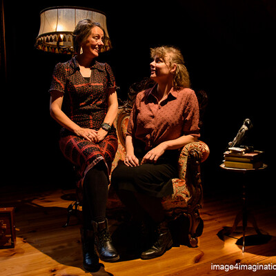 The Lasses in de theaterstoel