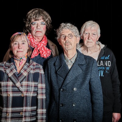 Theatergroep Kletskoppen speelt Café Sjteinacker